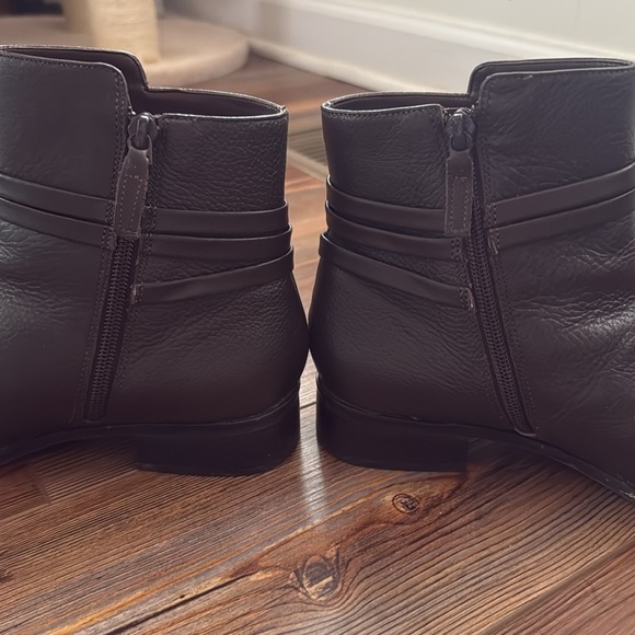 Talbot’s Brown Leather Booties size 7.5 - Picture 3 of 6